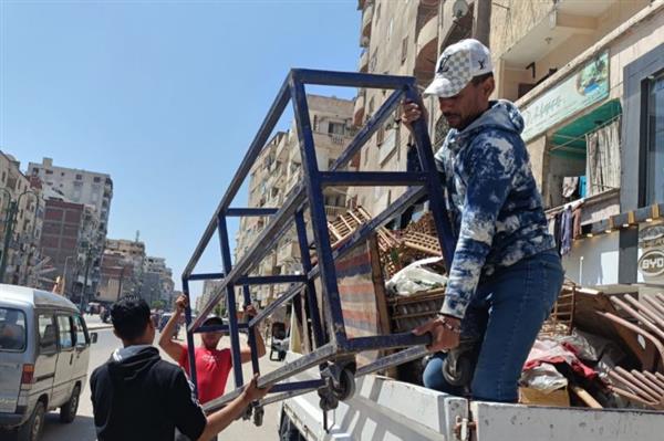 محافظ الإسكندرية يشدد على تكثيف حملات إزالة الإشغالات والتعديات بأحياء الثغر