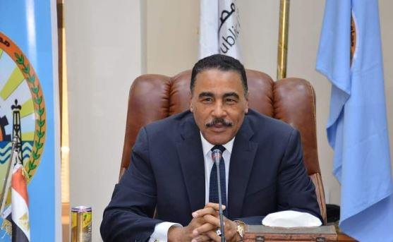 محافظ مطروح يشيد بالدور الريادي للأزهر الشريف لبناء جيل واع بقضايا الوطن