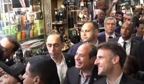 الرئيس السيسى يصطحب نظيره الفرنسى فى جولة بمنطقة خان الخليلي