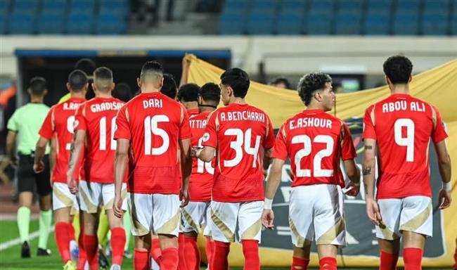 الأهلي يرتدي القميص الأحمر والشورت الأبيض أمام الهلال السوداني