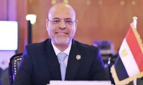 وزير العمل يُعلن عن 22 فرصة لأطباء مصريين عمل في السعودية