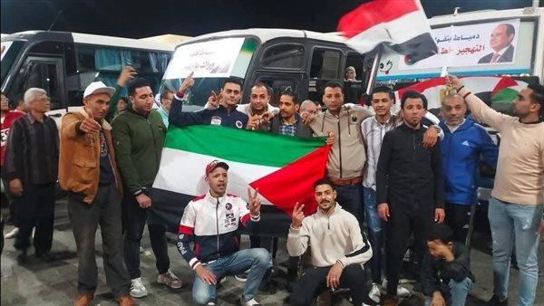 تضامنا مع الشعب الفلسطيني.. آلاف المصريين أمام معبر رفح لرفض التهجير (صور)