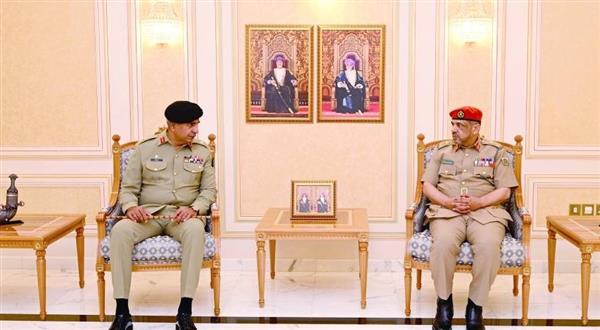 مذكرة تفاهم بين عُمان وباكستان للتعاون في المجالات الأكاديمية العسكرية