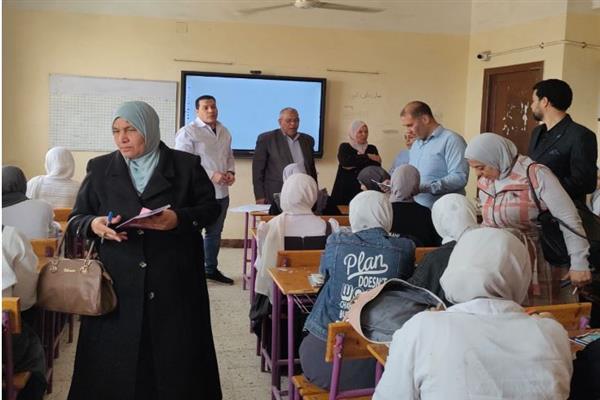 "تعليم طوخ" تشيد بالعملية التعليمية وتحقيق الانضباط بـ" ثانوية الدير".. صور