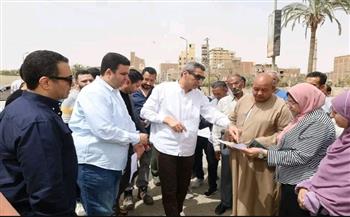   الشاذلي يتفقد عددا من الشوارع للوقوف على أعمال التطوير والرصف بنطاق الأربعين والسويس