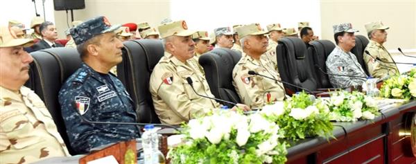وزير الدفاع يشهد تنفيذ مشروع مراكز القيادة التعبوي لقوات الدفاع الجوي والقوات الجوية
