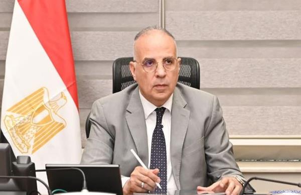 وزير الري يبحث مقترح تنفيذ مشروع رقمنة المساقي الخصوصية