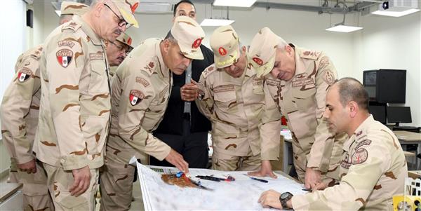 رئيس الأركان يتفقد الأكاديمية العسكرية للدراسات العليا بالقيادة الاستراتيجية