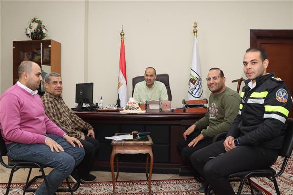 سكرتير عام مساعد بني سويف يجتمع بلجنة فحص سيارات ذوي الإعاقة