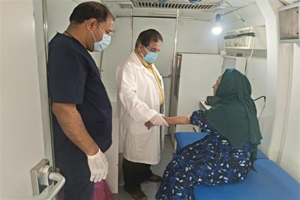 محافظ المنيا: تقديم 1071 خدمة صحية خلال قافلة طبية مجانية بقرية منبال بمطاي