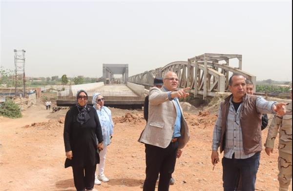 محافظ القليوبية يبحث الاستفادة من المناطق والأراضي الغير مستغلة بالقناطر الخيرية
