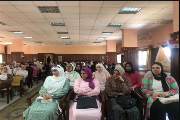 ندوة لطالبات الإسكندرية حول مهام مجلس القومي للسكان والمشكله السكانية