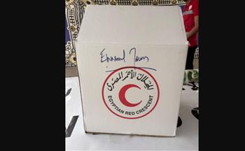   ماكرون يبعث رسالة دعم لقطاع غزة عبر صناديق المساعدات