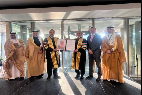 الأكاديمية العربية تمنح الأمير خالد بن بندر الدكتوراه الفخرية في العلوم الإنسانية