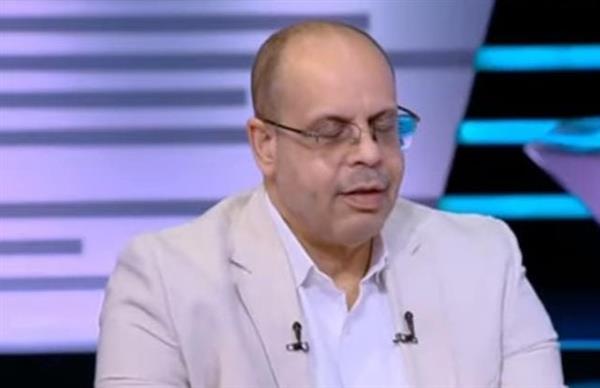 أكرم القصاص: السوشيال ميديا تدعم الأفراد وتضر المؤسسات الصحفية