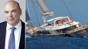 مأساة جديدة بحادث اليخت المنكوب للملياردير البريطانى مايك لينش بإيطاليا
