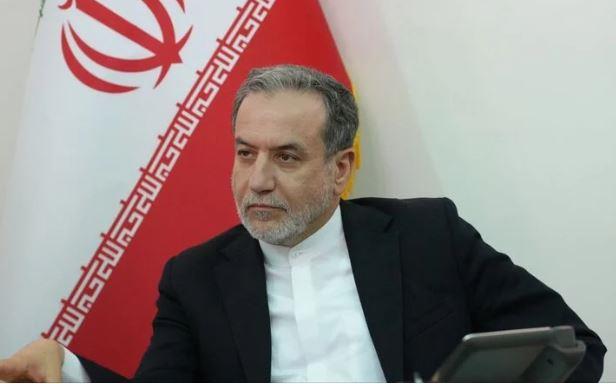 وزير الخارجية الإيراني يدين هجوم على سفارة إيران في السويد