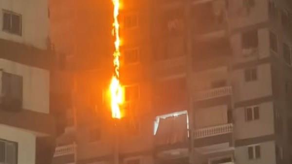 مصرع عامل إثر حريق مطعم امتد لواجهة عقار فى مصر الجديدة
