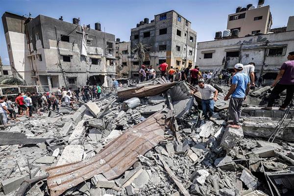 استشهاد 5 فلسطينيين في قصف للطيران الإسرائيلي استهدف خيمة تأوي نازحين