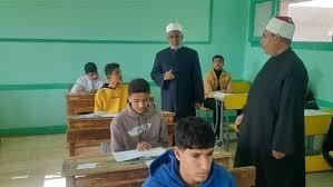 طلاب النقل الابتدائى والإعدادى الأزهرى يؤدون امتحانى الإنجليزى والدراسات