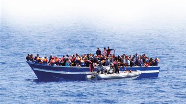 غرق 3 مهاجرين غير شرعيين وإنقاذ 57 آخرين حاولوا عبور المتوسط إلى إيطاليا