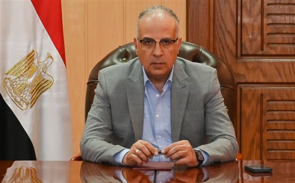 وزير الري يوجه بالتعامل الفوري مع أي طلبات للمياه خلال الموجة الحارة