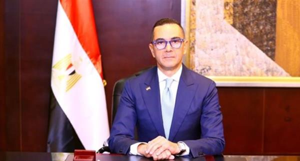 وزير الاستثمار يسلم 6 رخص ذهبية جديدة لعدد من المشروعات الاستثمارية