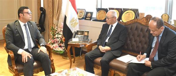 تفاصيل لقاء وزير الإسكان بالسفير الياباني بالقاهرة