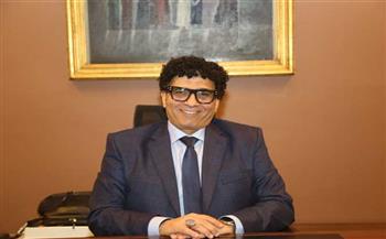   رئيس الأوبرا يتفقد الاستعدادات النهائية لحفل "كوكب الشرق" على المسرح الكبير