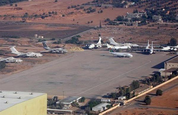 «فلايت رادار»: توقف حركة المغادرة والوصول في مطار معيتيقة الليبي