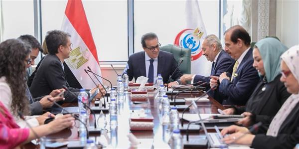 وزير الصحة يبحث مع وفد البنك الدولي تعزيز التعاون في ملف التنمية البشرية