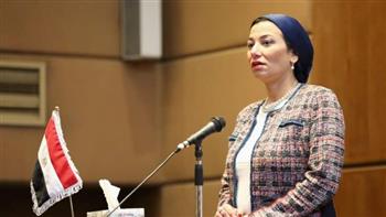   وزيرة البيئة: القرش الحوتي بمنطقة اللاجونا بدهب لا يشكل خطرًا على الإنسان