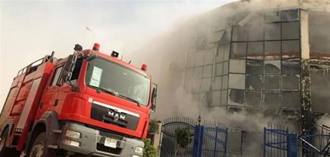 انتداب المعمل الجنائى لكشف ملابسات حريق مصنع أثاث فى القطامية