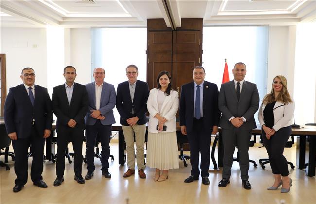 "غرفة الإسكندرية" تبحث التعاون مع منظمة PUM الهولندية لدعم الشركات الصغيرة والمتوسطة