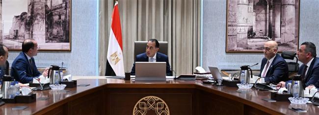 رئيس الوزراء يستعرض جهود تعزيز استدامة جهاز تنمية المشروعات المتوسطة والصغيرة