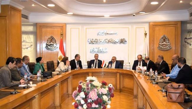 غرفة القاهرة تناقش خطة تنموية لمراكز تنمية الموارد البشرية وفق رؤية مصر 2030