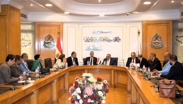 غرفة القاهرة تناقش خطة تنموية لمراكز تنمية الموارد البشرية وفق رؤية مصر 2030