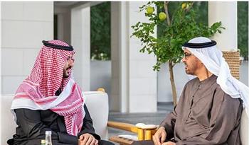   وزير الدفاع السعودي يجري مباحثات مع رئيس الإمارات بقصر الشاطئ بأبو ظبي