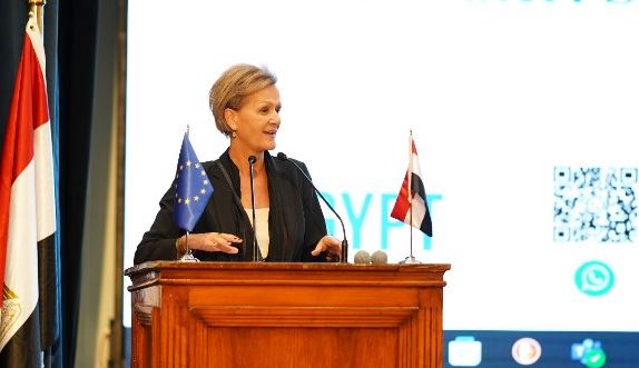 سفيرة الاتحاد الأوروبي : نقف بفخر إلى جانب مصر كشريك مخلص وداعم قوي لحلول المياه