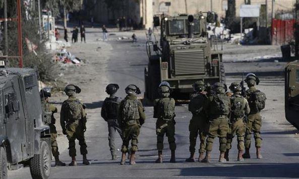 الجيش الإسرائيلي يُطارد فلسطينيا بعد إطلاق نار قتل مُستوطنة شمال الضفة الغربية