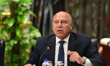   وزير النقل يتابع سير العمل في مسار السكة الحديد المؤدي للعريش
