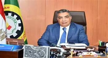   محافظ الدقهلية يسلم تأشيرات وتذاكر الحج إلى 558 حاجا و13 مشرفا بالجمعيات الأهلية