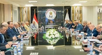   وزير الدولة للإنتاج الحربي يجتمع برؤساء مجالس إدارات الشركات والوحدات التابعة للوزارة