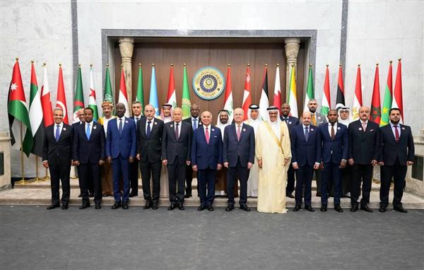الأكاديمية العربية تشارك صياغة رؤى جديدة في عصر التكنولوجيا