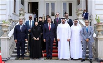   وزير الصحة يبحث مع المدير التنفيذي للمنشآت الصحية بالإمارات