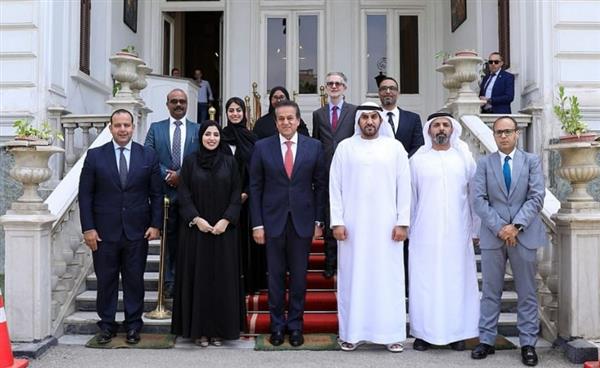 وزير الصحة يبحث مع المدير التنفيذي للمنشآت الصحية بالإمارات