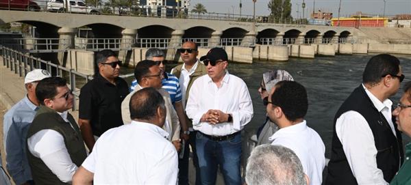 فى زيارة مفاجئة..وزير الري يتفقد حالة الري وأعمال تطهيرات الترع بمحافظتى القليوبية والشرقية