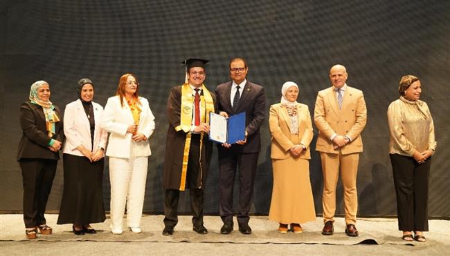 رئيس الرقابة الصحية يشهد تخريج الدفعة الثانية من البرنامج التدريبي "GAHAR EGYCAP"