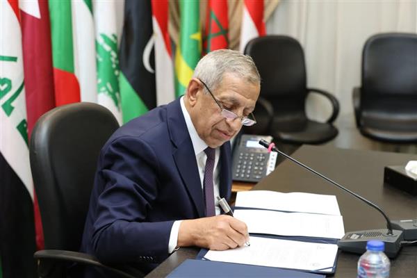 "الأكاديمية العربية" و"بلمونت الأمريكية" توقعان مذكرة تفاهم للتعاون التعليمي