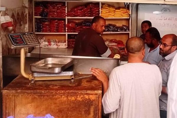 تكثيف الحملات التفتيشية لضبط الأسواق بأسوان